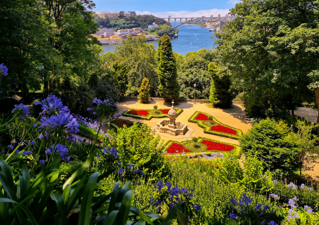 aménagement d'un jardin en pente